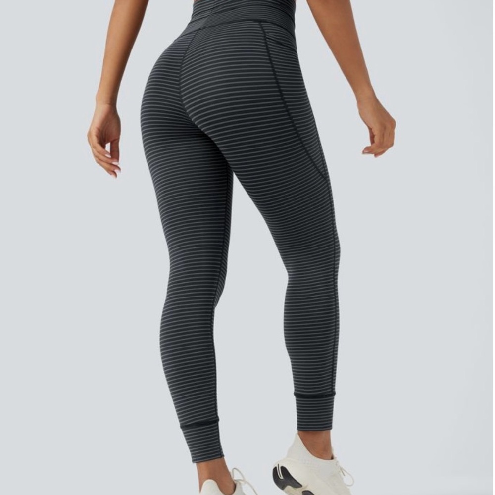 High Waisted Drawstring Striped Yoga Leggings with Pockets - Picture 3 of 4